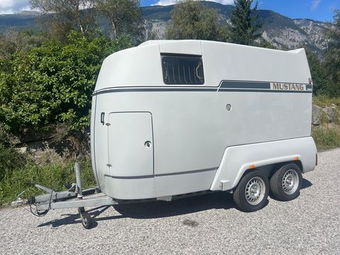 Sonstige Mustang Pferdeanhänger Polyester 2000kg