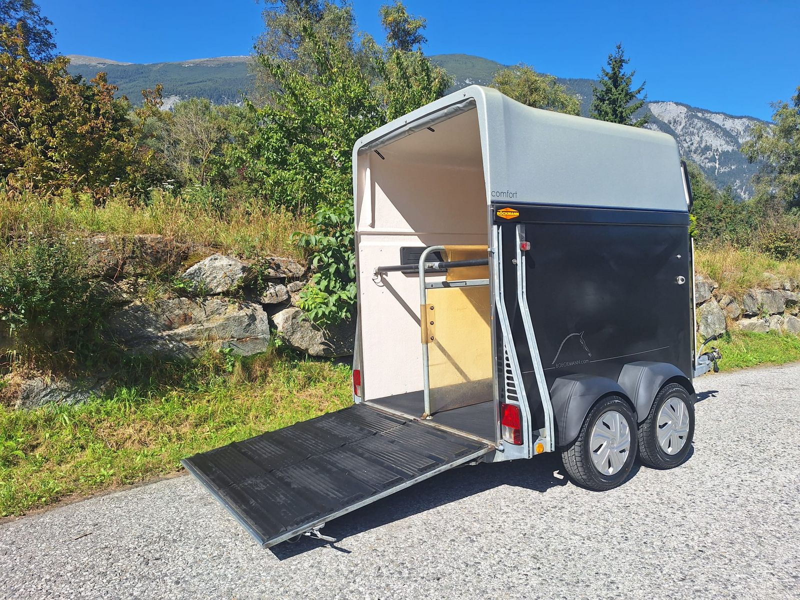 Böckmann Pferdeanhänger Comfort 2400kg 2