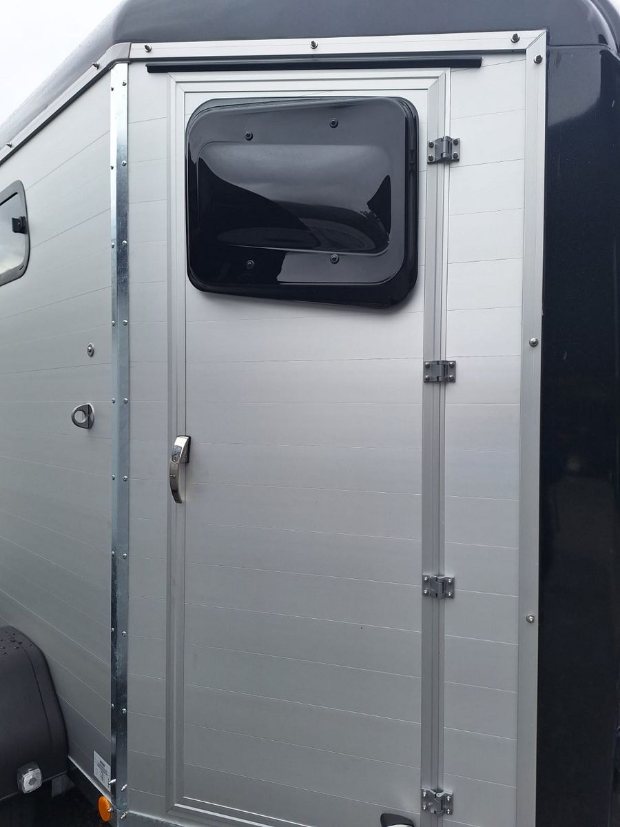 Böckmann Pferdanhänger Portax 2400kg 2