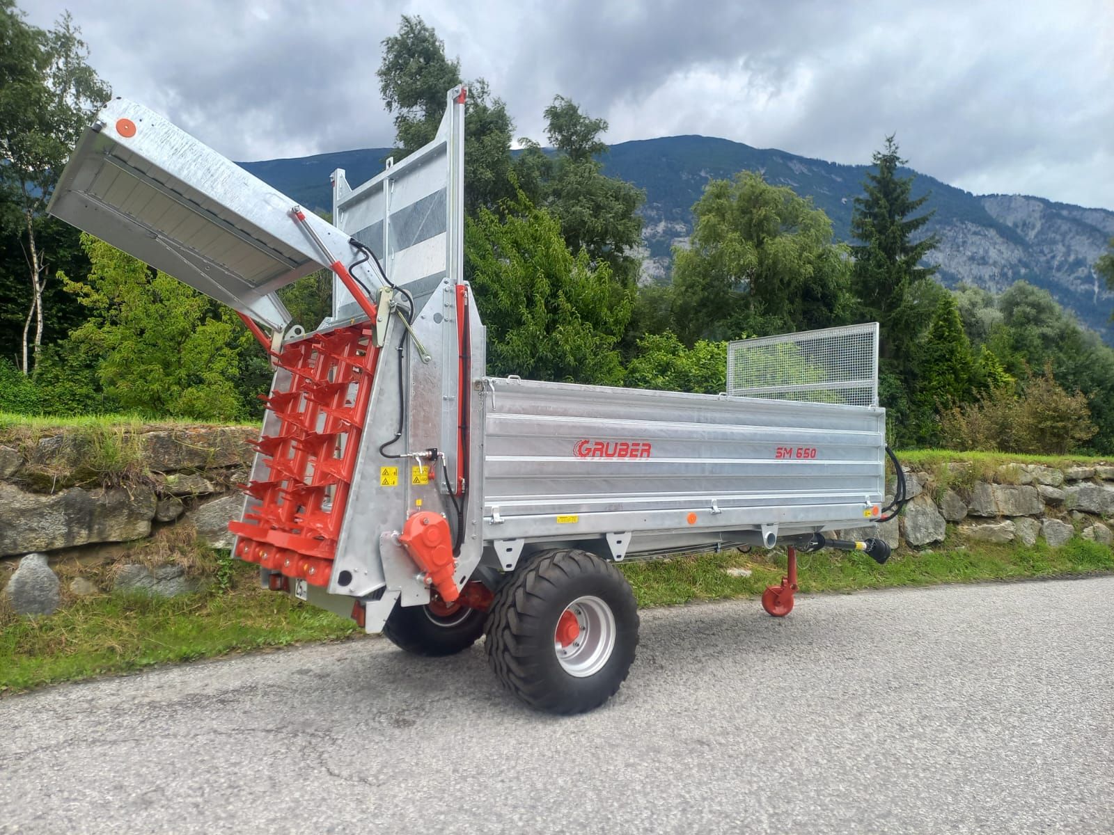 Gruber Miststreuer SM 650 2
