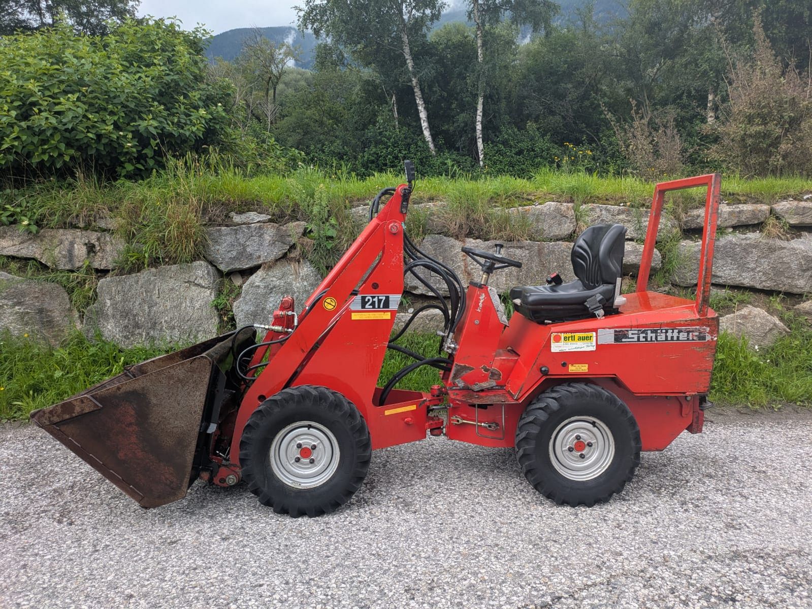 Schäffer 217 mit Erdschaufel 1