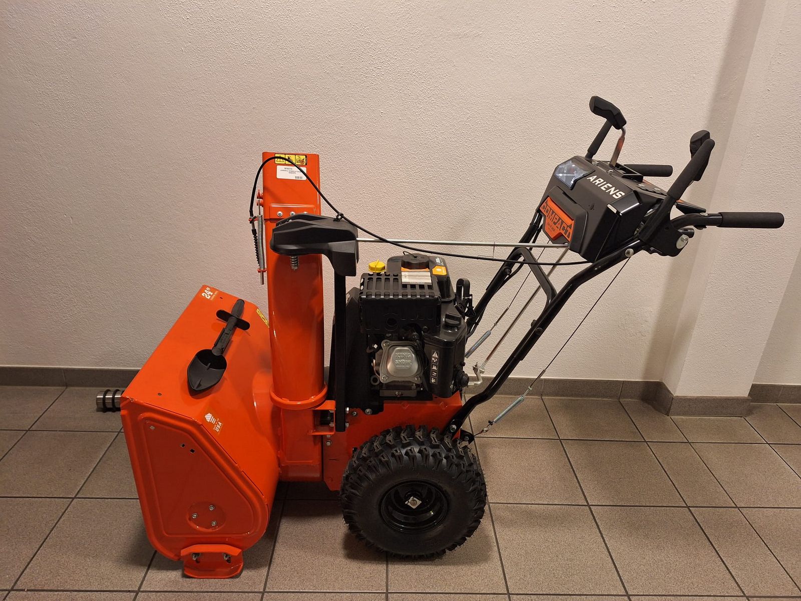 Ariens ST24DLE Compact 3