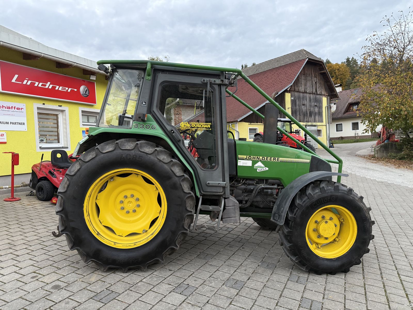 John Deere 3300 A 2