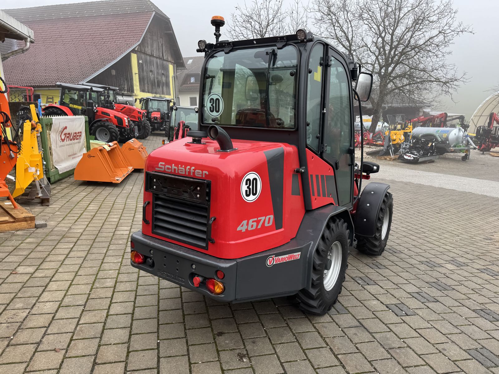 Schäffer 4670 Hoflader  3