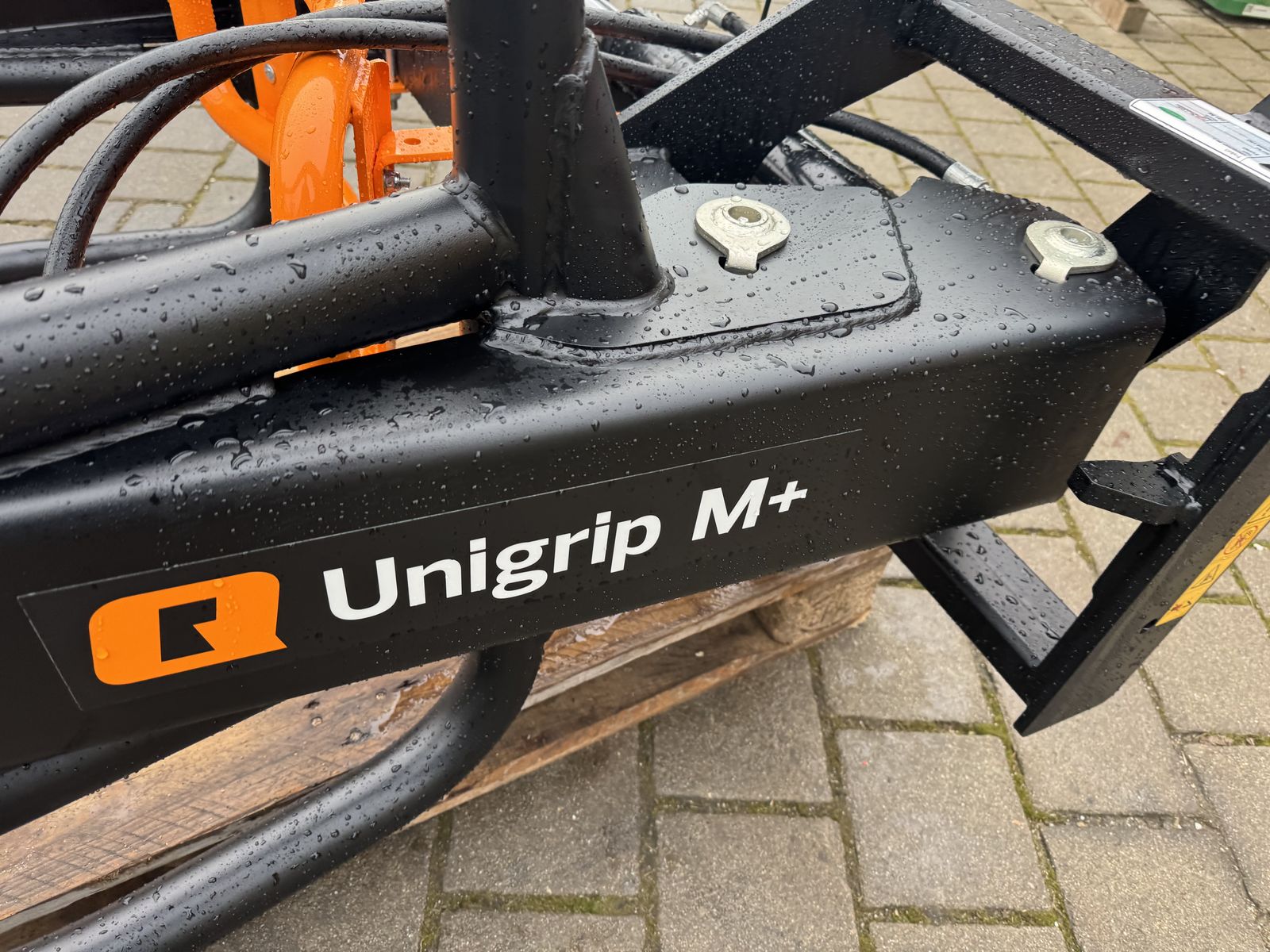 Al Quicke Unigrip M+ Ballenzange  Landwirt.com