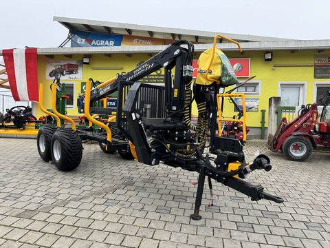 Country T70S mit Kran 670Master