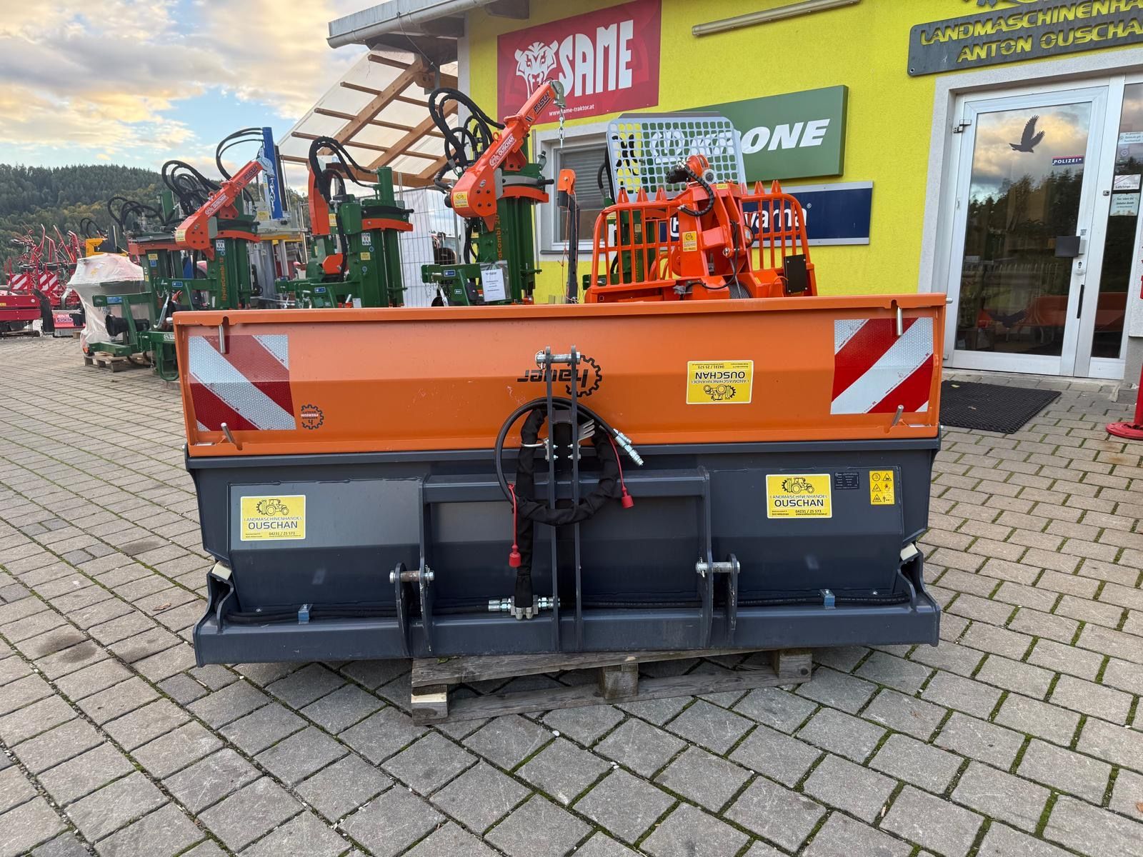 Hauer KM 2200 Cat2 2