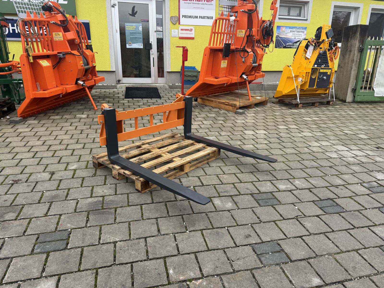 Hauer PG 1300 mit Euroaufnahme  2