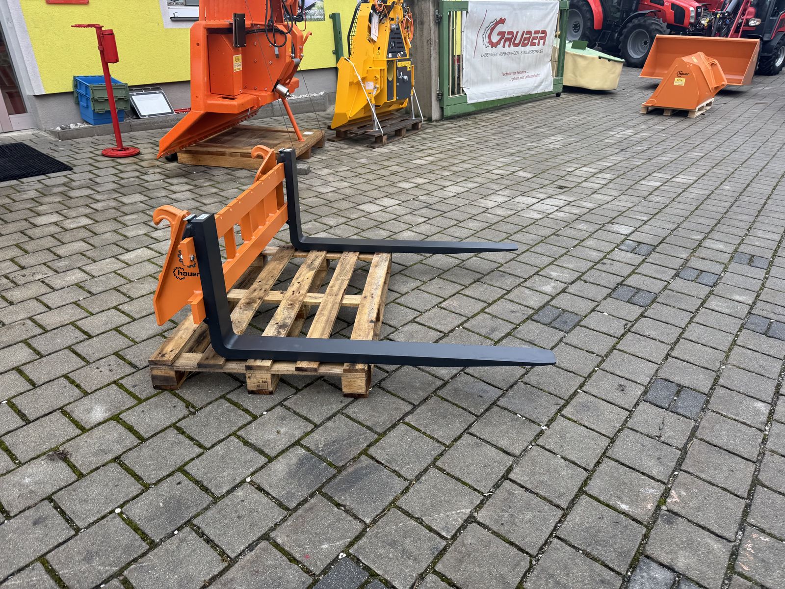 Hauer PG 1300 mit Euroaufnahme  3