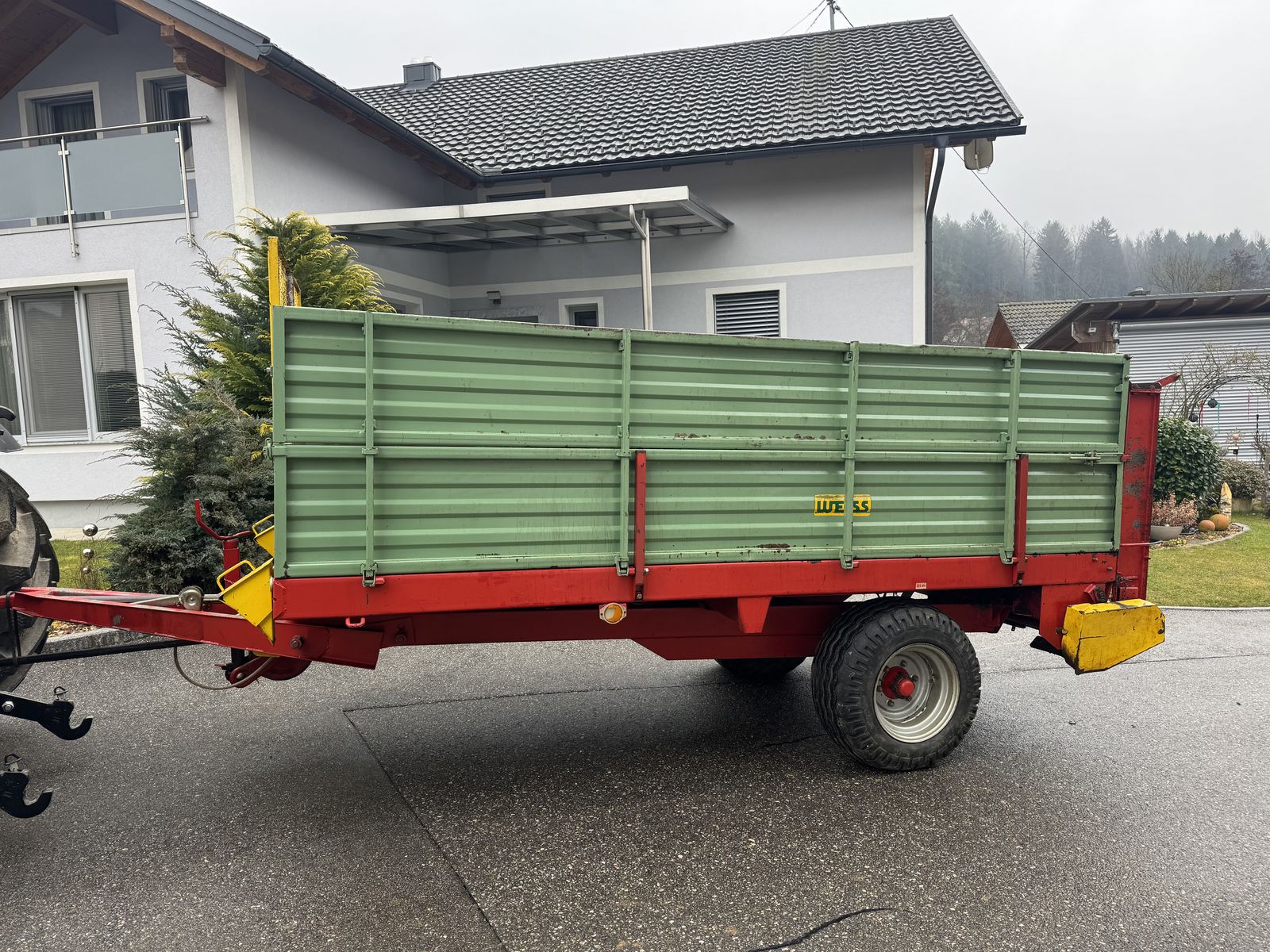 Weiss Miststreuer mit 4 Stehende Walzen 2