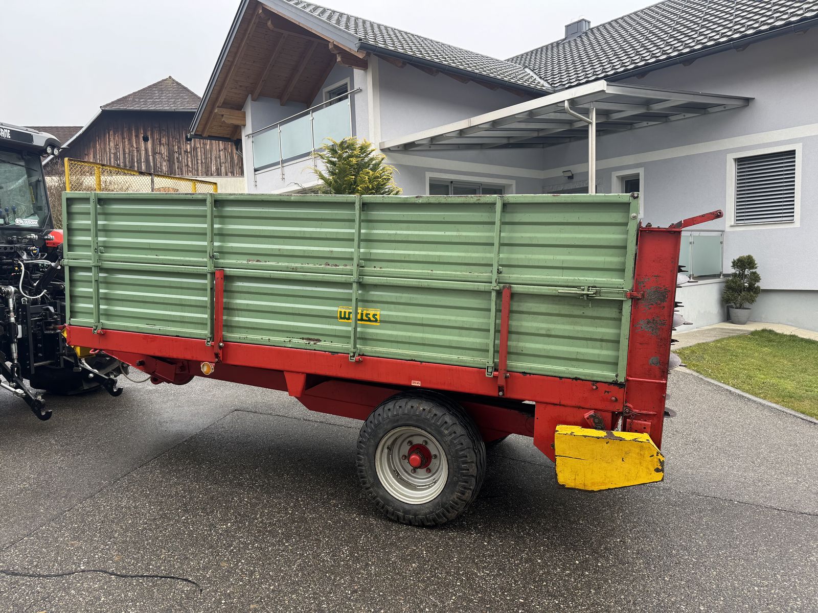 Weiss Miststreuer mit 4 Stehende Walzen 3