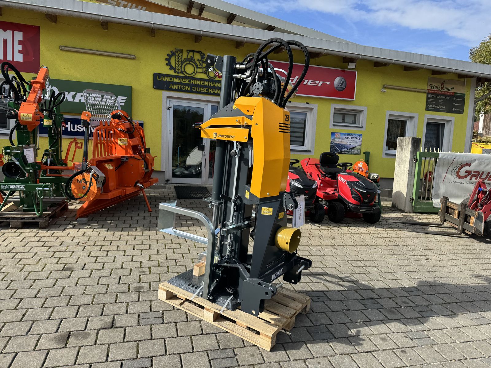 Uniforest Titanium 23 mit Funkseilwinde  2
