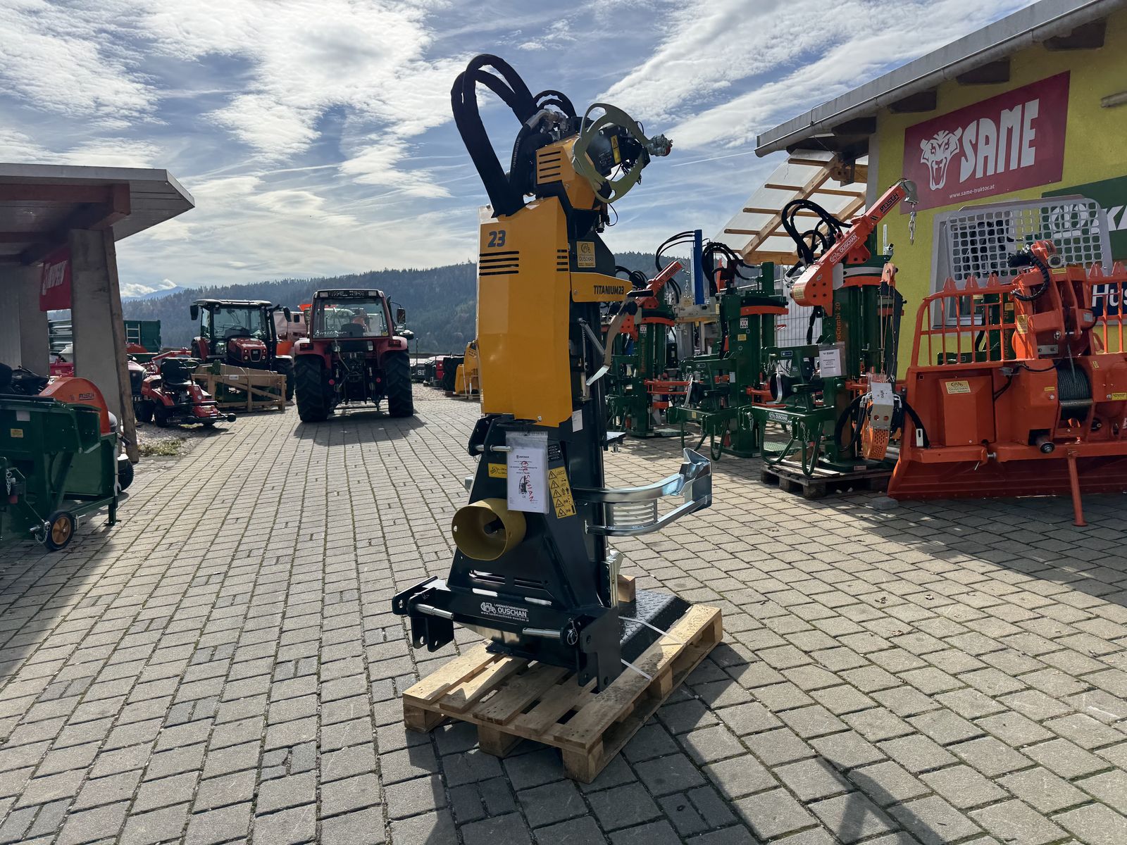 Uniforest Titanium 23 mit Funkseilwinde  3