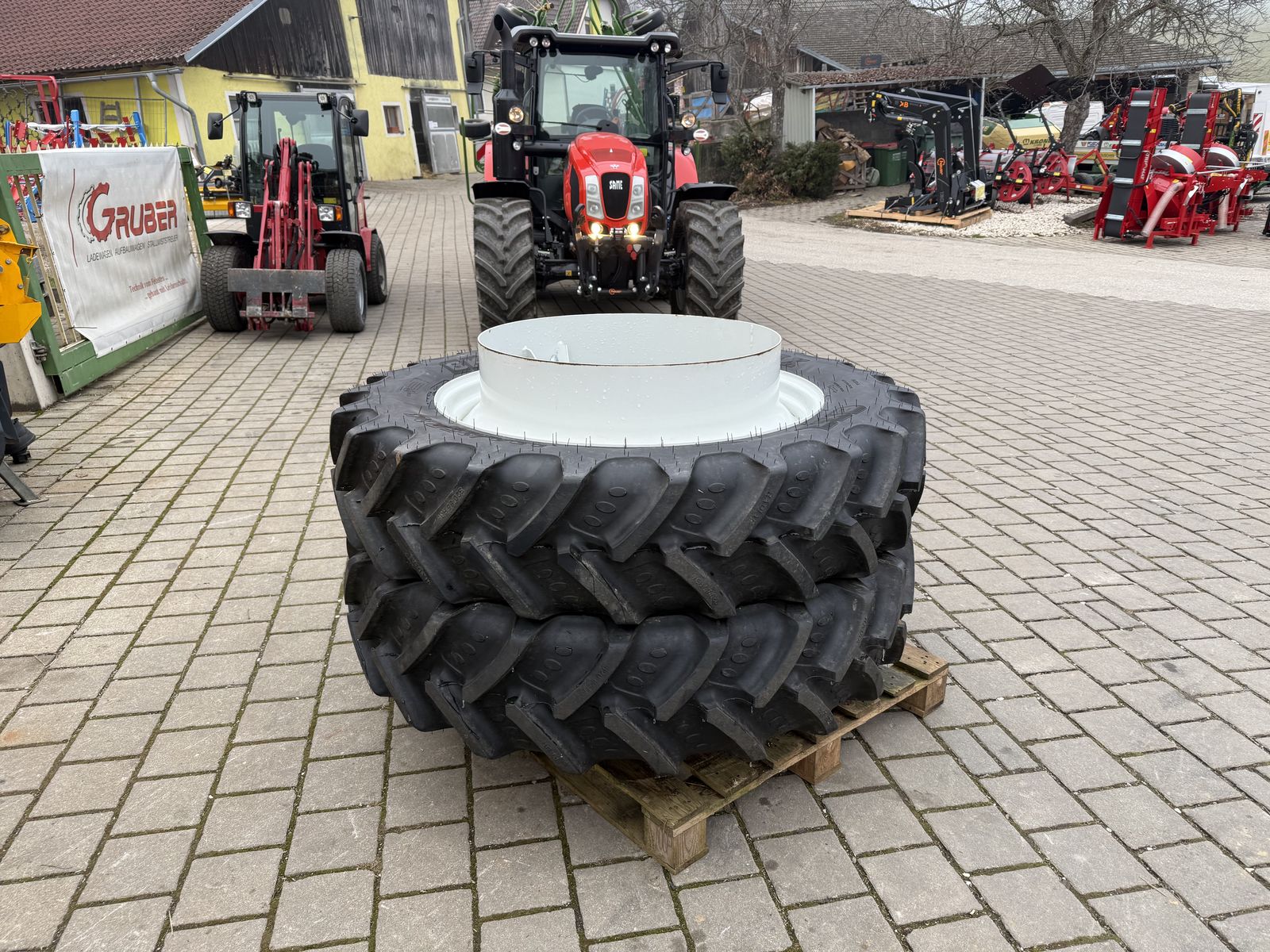 Trinker 320/85R36 3