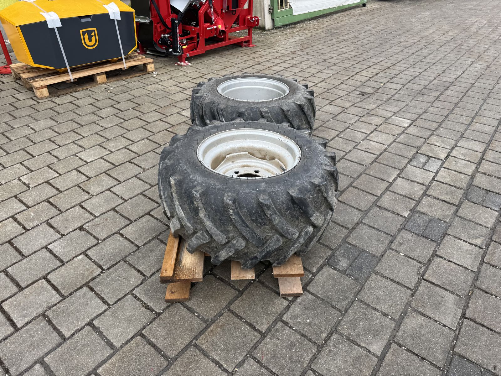 Mitas 15.0/55-17 AS Kompletträder  3