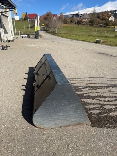 Stekro Schaufel gerundet 2,4m Breite 3