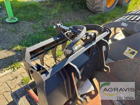 Giant DUNG- UND SILAGEZANG