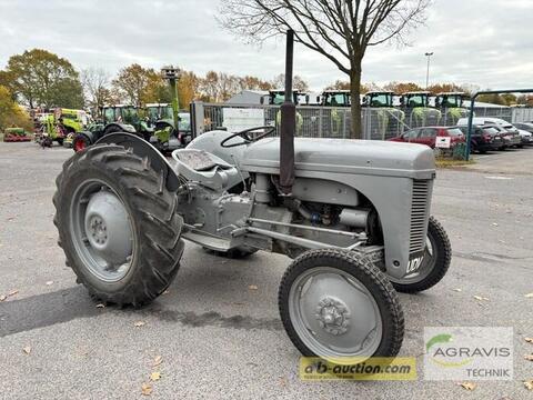 Massey Ferguson MF TE 20 2