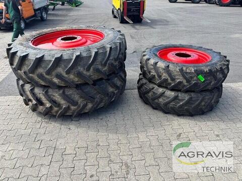 Sonstige KOMPLETTRÄDER 480/80 R 46 + 380/85 R 34
