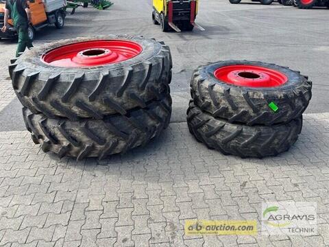 Sonstige KOMPLETTRÄDER 480/80 R 46 + 380/85 R 34