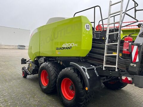 Claas QUADRANT 4200 FC T+ST 2