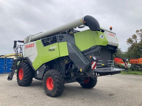 Claas TRION 640 3
