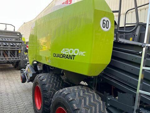Claas QUADRANT 4200 RC T+ST 2