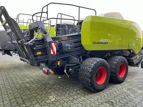 Claas QUADRANT 4200 RC T+ST 3