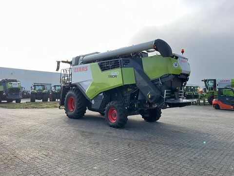 Claas TRION 520 3