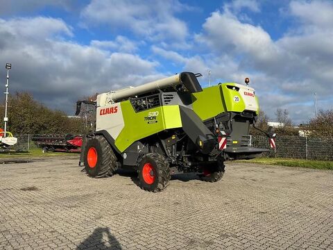 Claas TRION 530 MONTANA 3