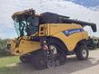 New Holland Mähdrescher CR 8080