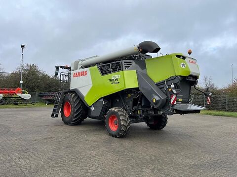 Claas TRION 530 MONTANA 3