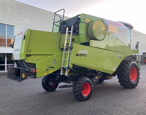 Claas AVERO 240