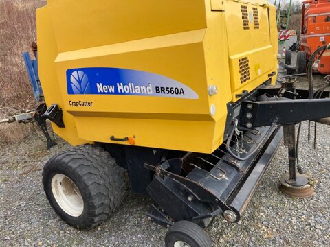 <strong>New Holland BR 560 A</strong><br />