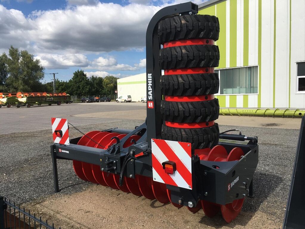 Saphir Silagewalze SW 30 H mit Kantenverdichter 1