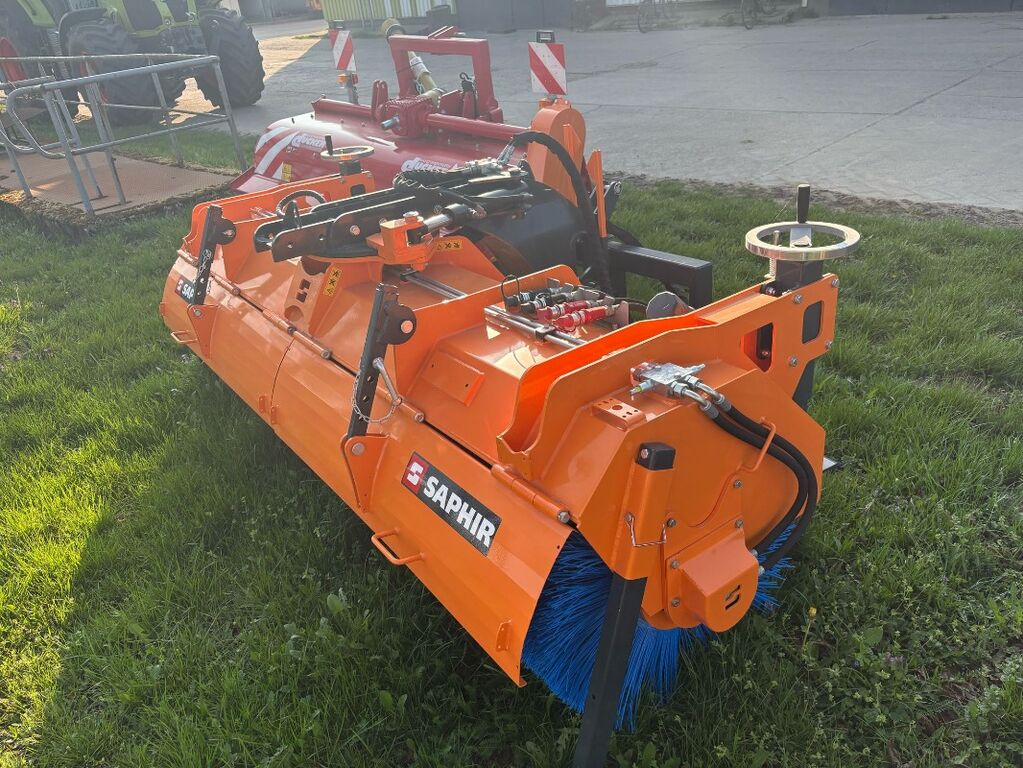 Saphir SKM 28 Kehrmaschine 1