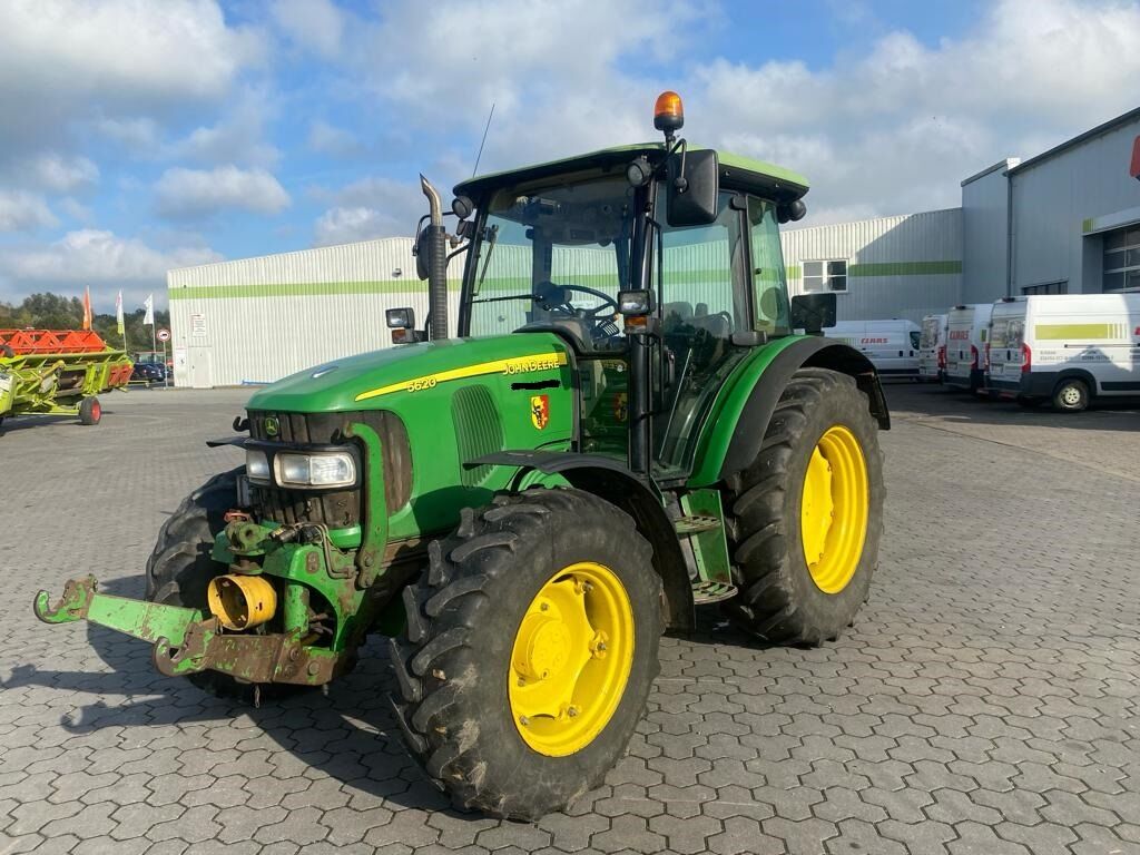 John Deere 5620 1