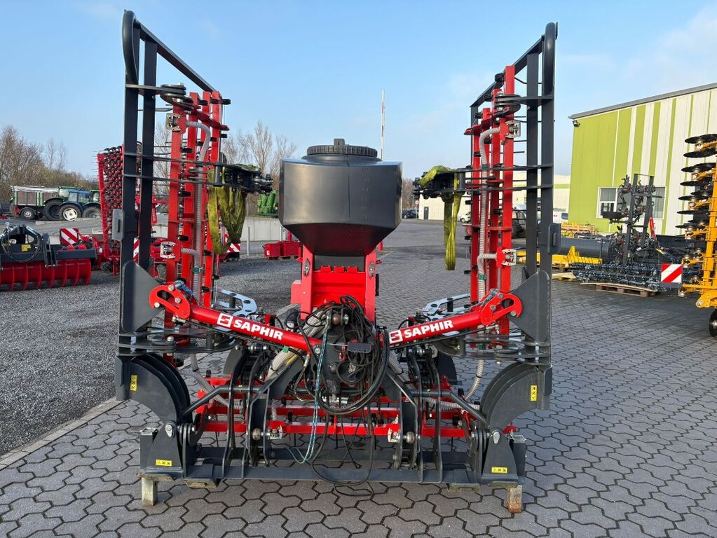 Saphir GS 603 Grünlandstriegel mit Nachsaatgerät *Vorfü 3