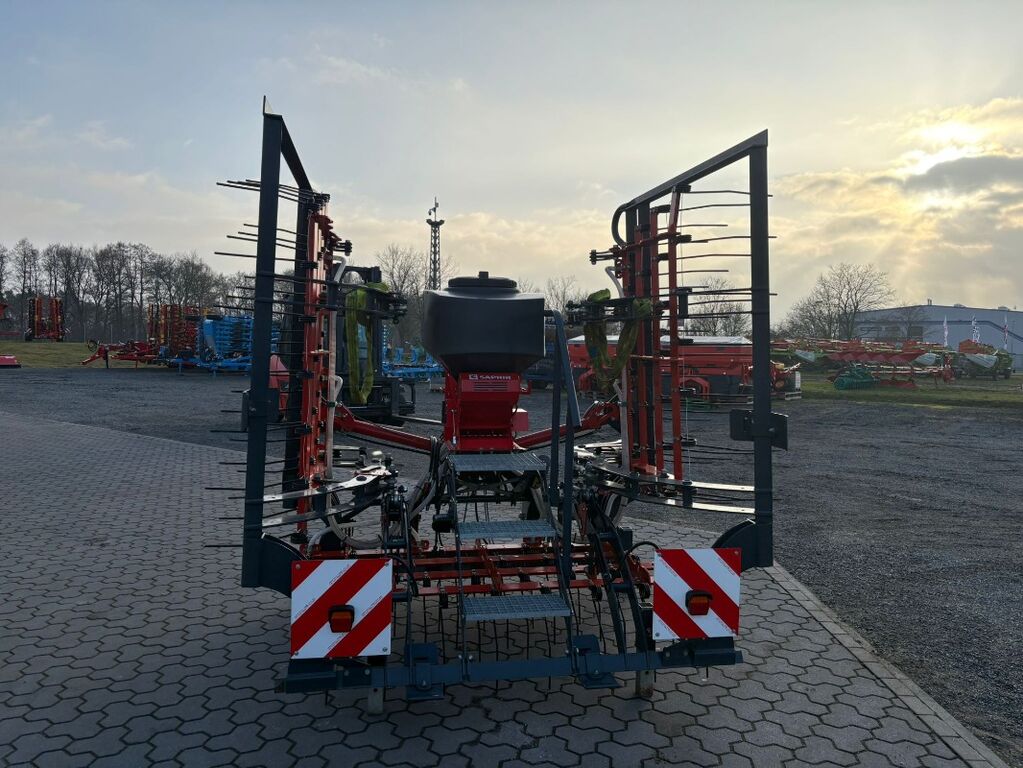 Saphir GS 603 Grünlandstrigel mit Nachsaatgerät *Vorfüh 2