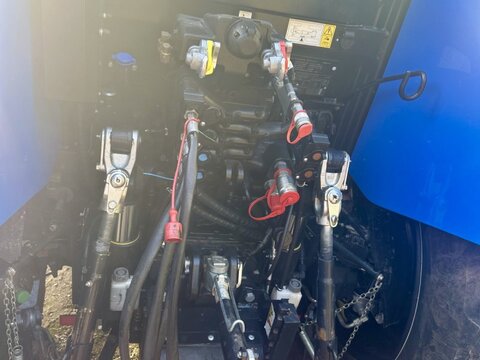New Holland T6.180  3