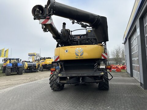 New Holland CR 10.90 2