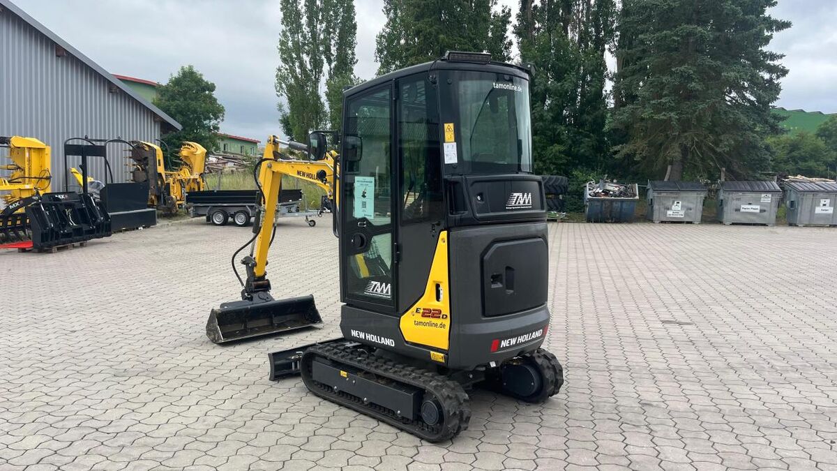New Holland E 22 3