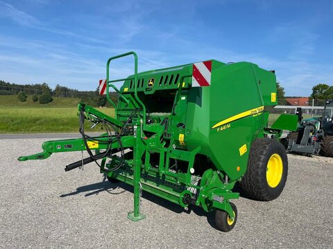 John Deere F441M