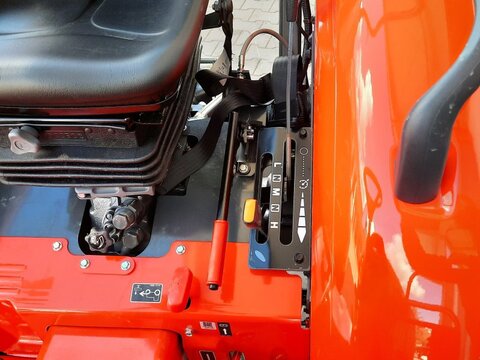 Kubota L1-382