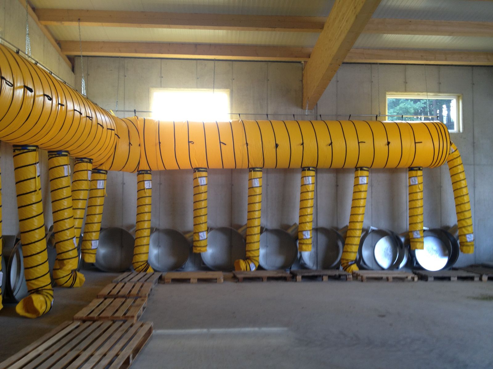 Lasco Rundballenbelüftung Flex für 30 Ballen 2