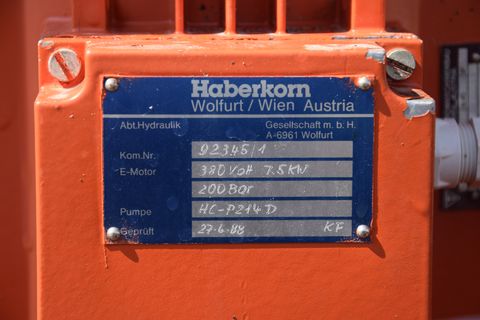4956-4e1f331cfe31b2bab9d8703c24b1a16c-5855626