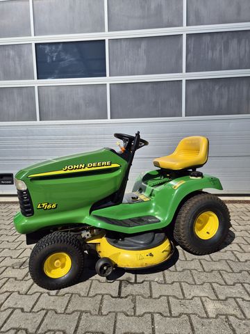 John Deere Lt 166