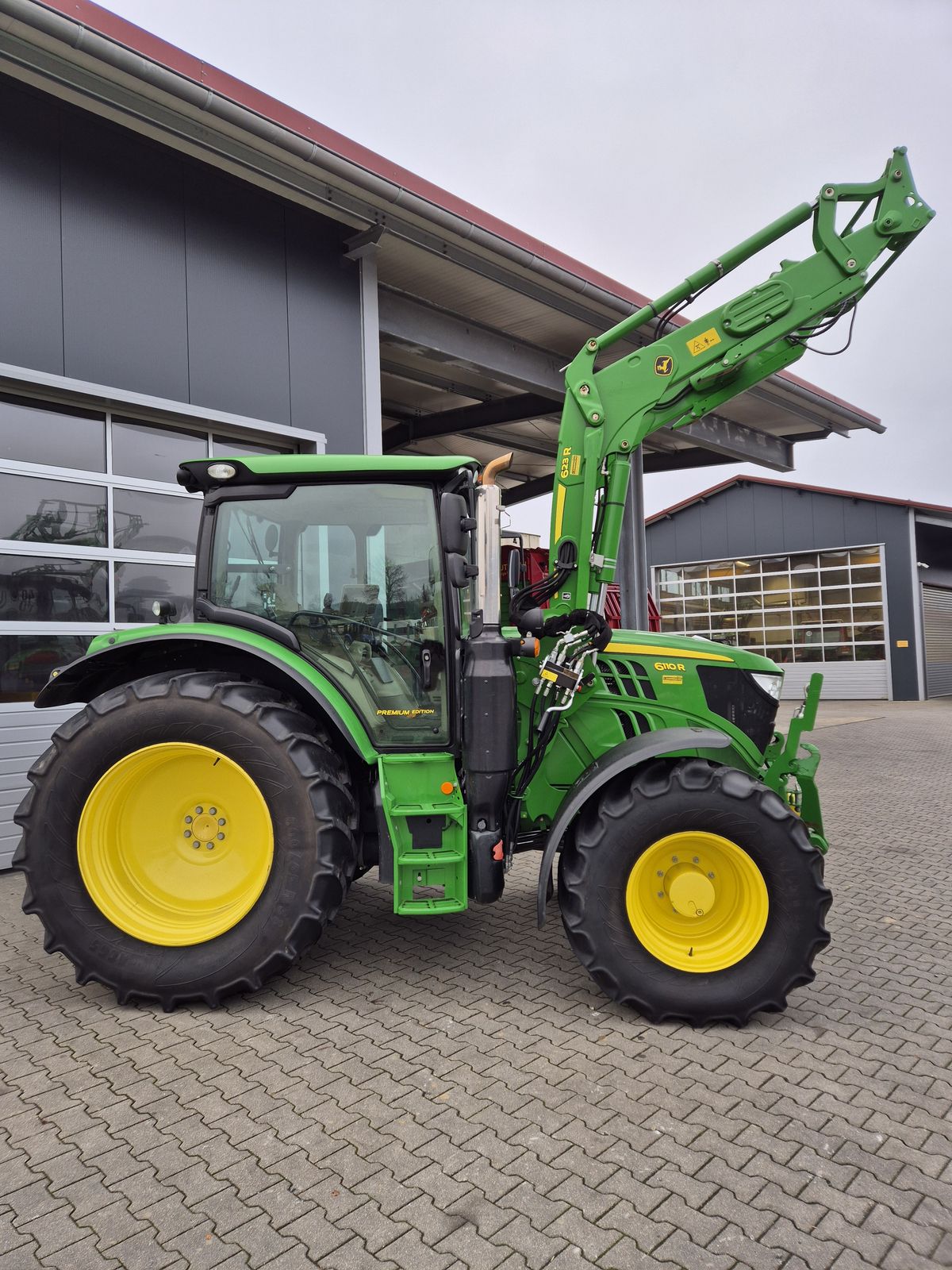 John Deere 6110R 2