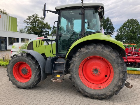 CLAAS Arion 520