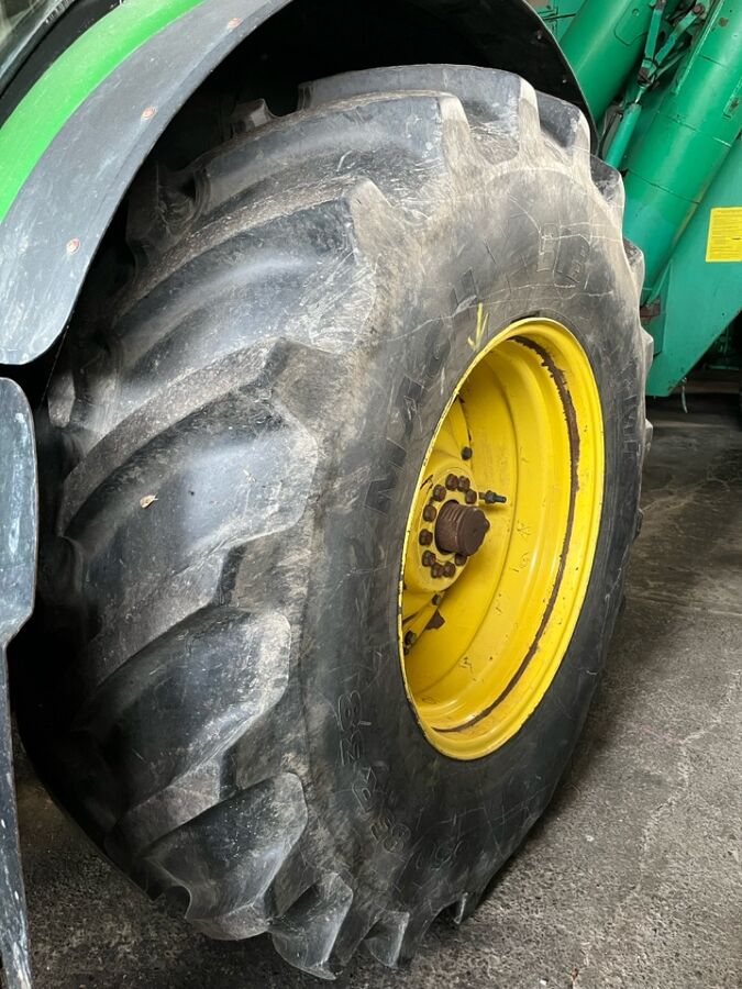 John Deere 8310R 2